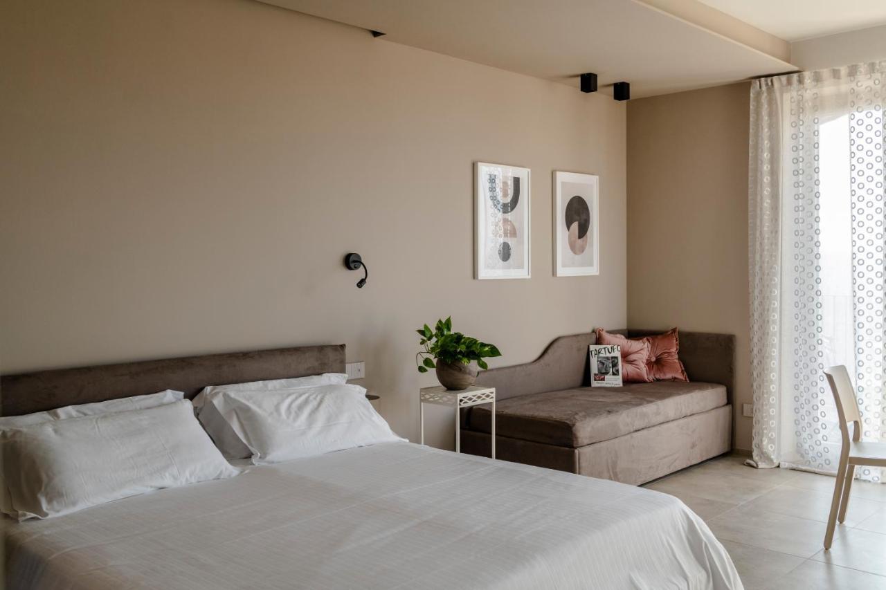Il Cortile Suites Diano dʼAlba Exterior foto