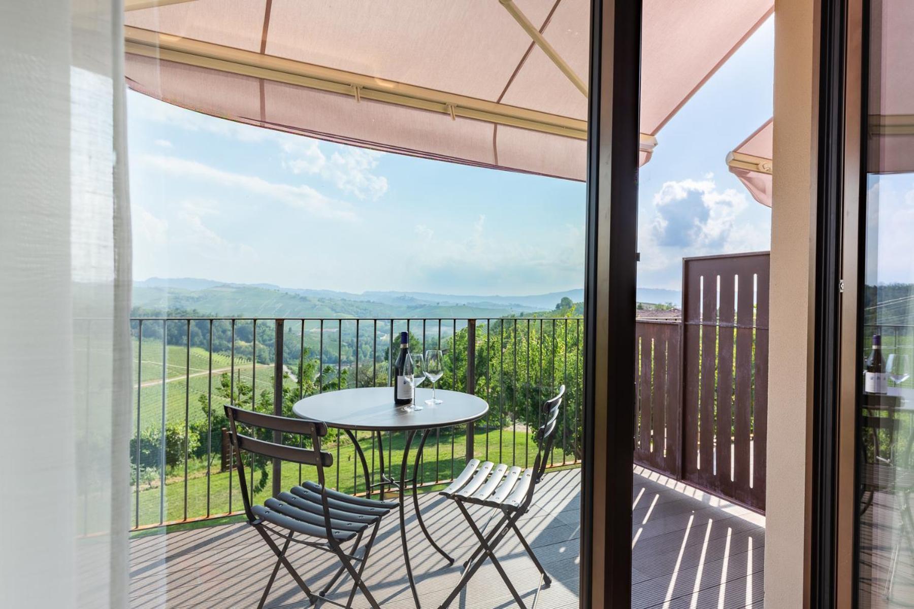 Il Cortile Suites Diano dʼAlba Exterior foto